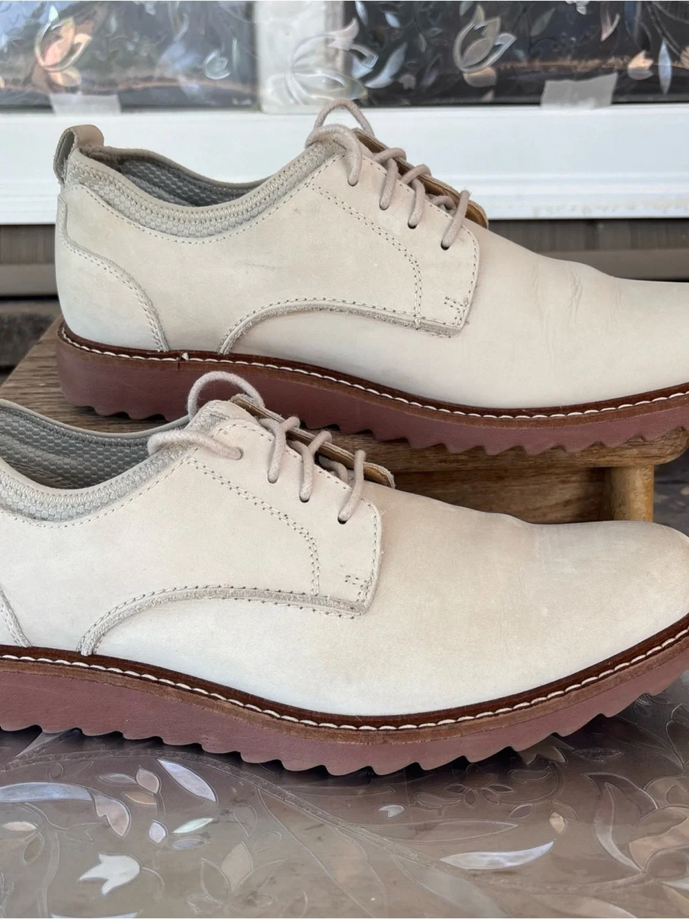 Johnston & Murphy Cream Suede Lace-Up Oxfords with Brown Soles 10.5